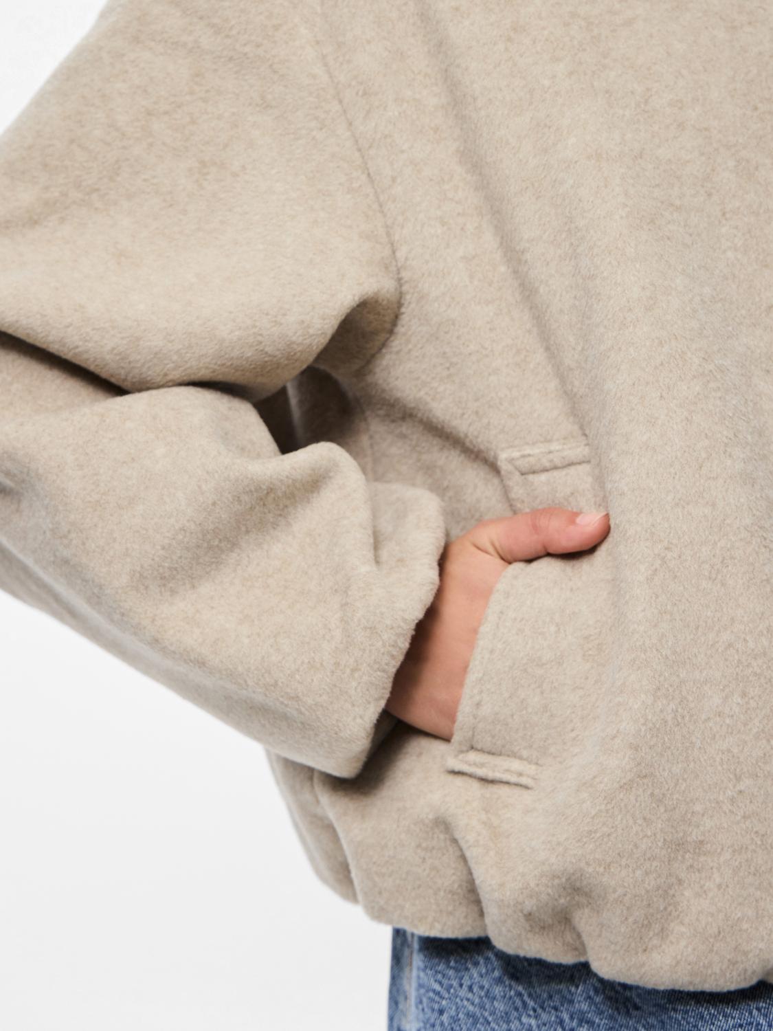 model_shot-detail
